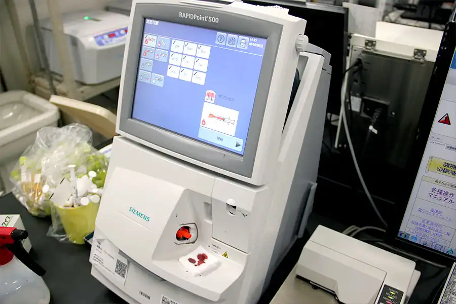 血液ガス分析装置（RAPID point 500）